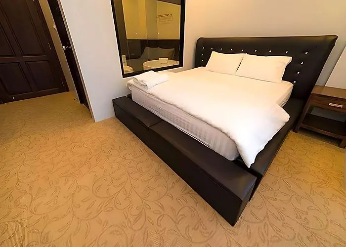 Thongtara House Boutique Srinakarin Hotel 4*